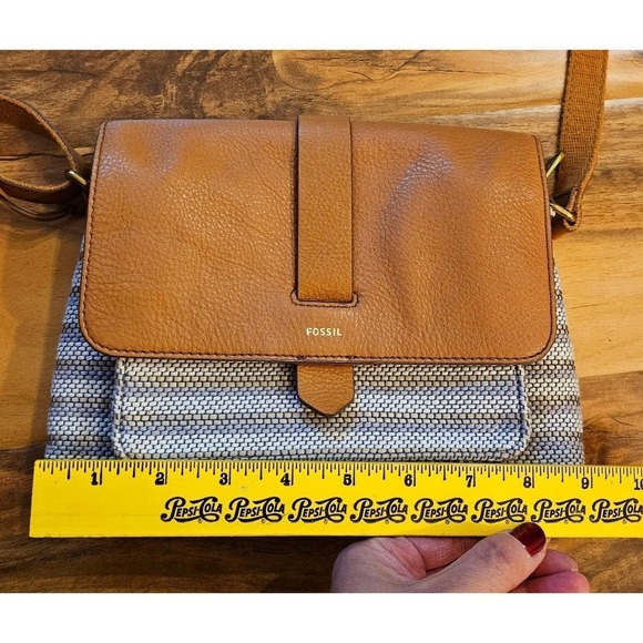 Fossil Textile n Cowhide soft leather crossbody. Beige. Boho. Hippie. Romantic. - Picture 13 of 13